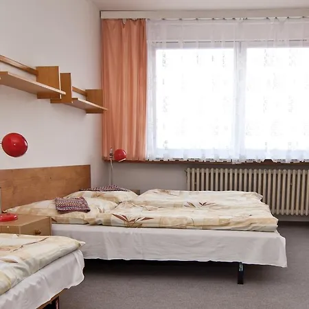 Hotel Domov Mladeze A Skolni Jidelna Karlovy Vary