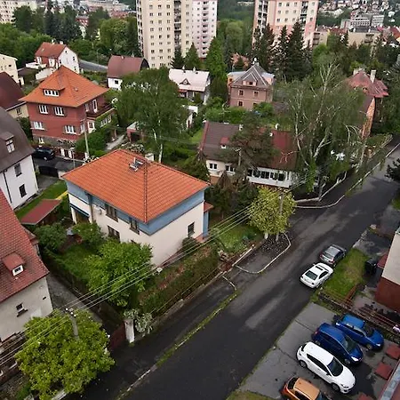 Hotel Domov Mladeze A Skolni Jidelna *